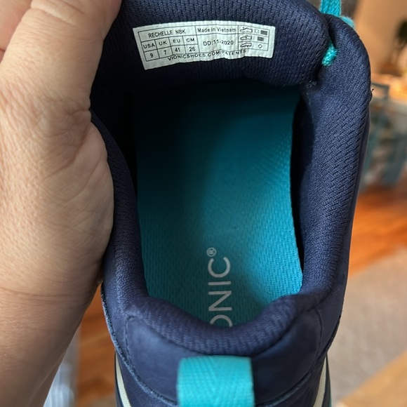 Vionic Rechelle lace up sneakers - Picture 10 of 10